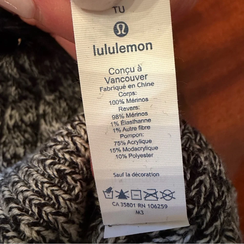 NEW Lululemon Wool Be Toasty Pom Beanie Black Angel Wing OS